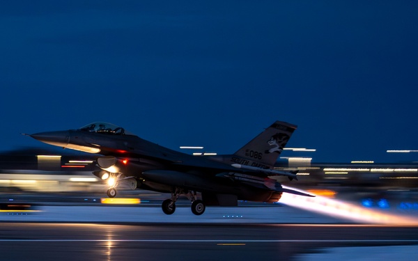 F-16 Night Training at Joe Foss Field