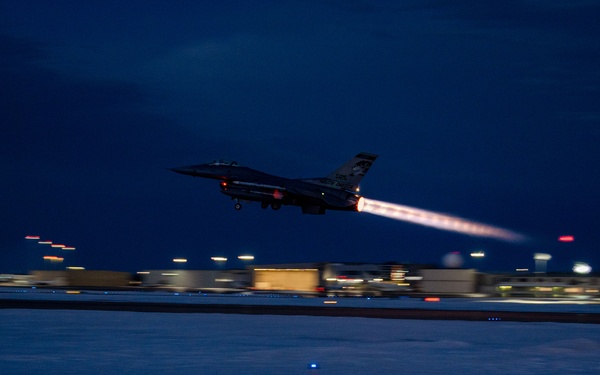 F-16 Night Training at Joe Foss Field