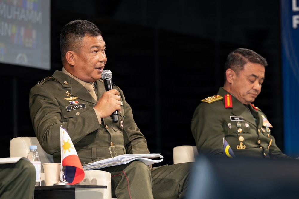 MARFORPAC Commander attends Landpower Forum in Japan