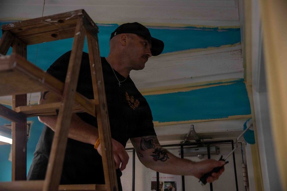 IWO ARG Sailors and Marines Spruce Up Animal Welfare Center