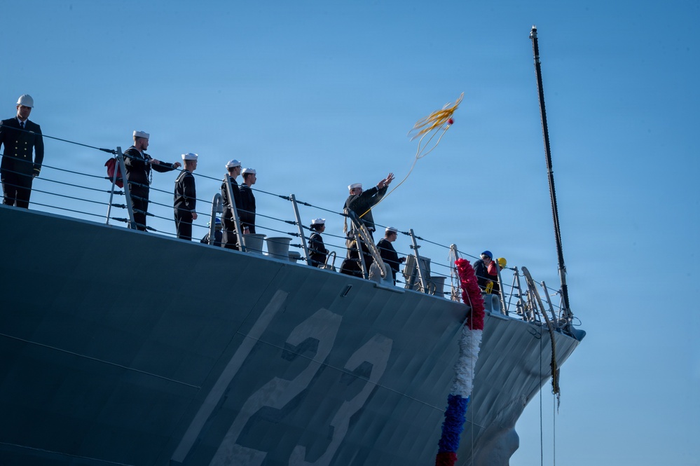 USS Lenah Sutcliffe Higbee Returns to Homeport