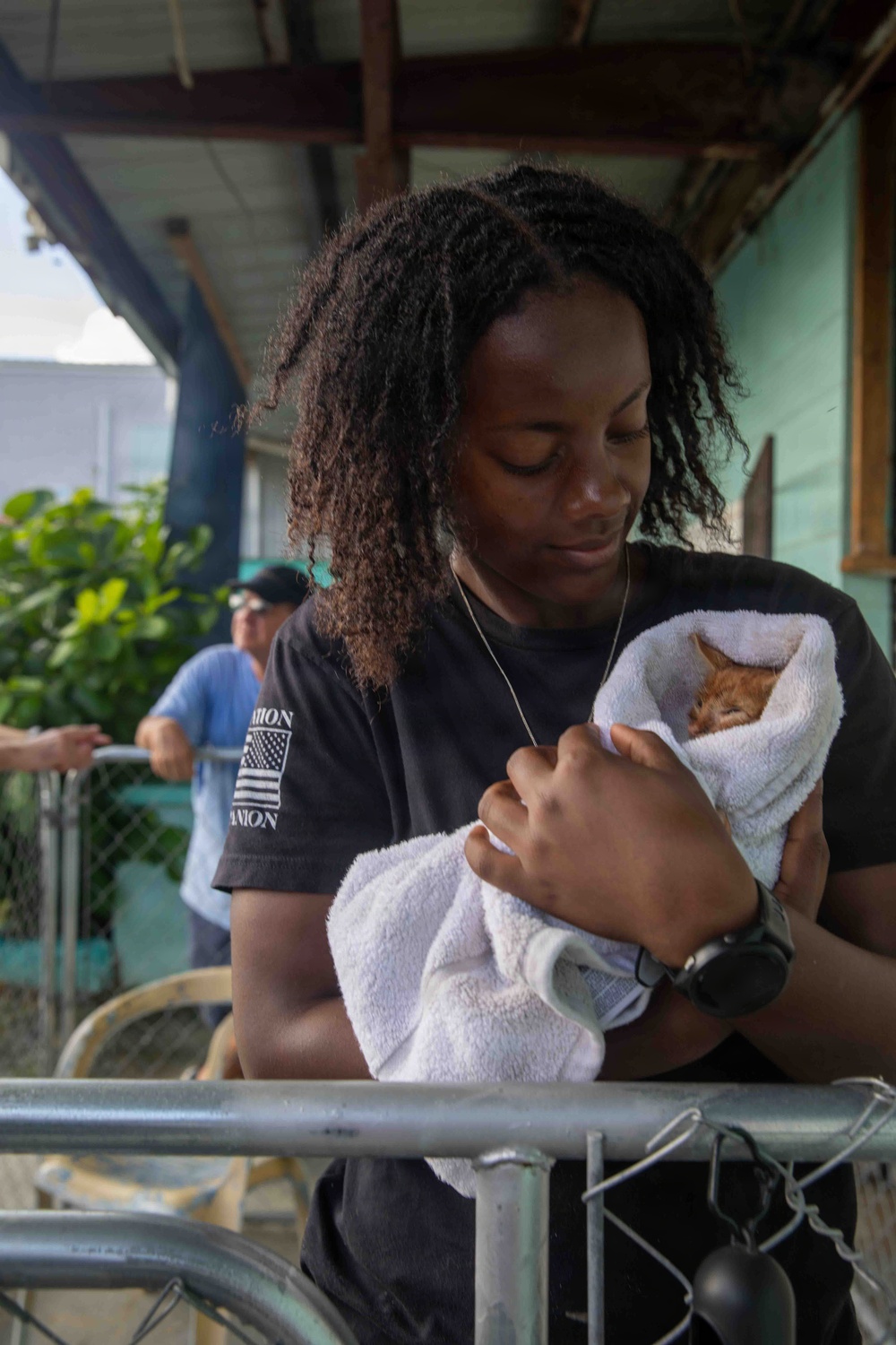 IWO ARG Sailors and Marines Spruce Up Animal Welfare Center