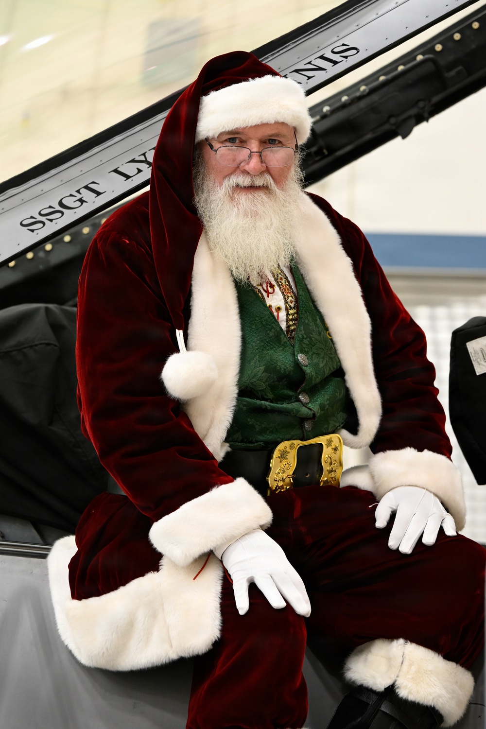 Santa visits the 148th Fighter Wing