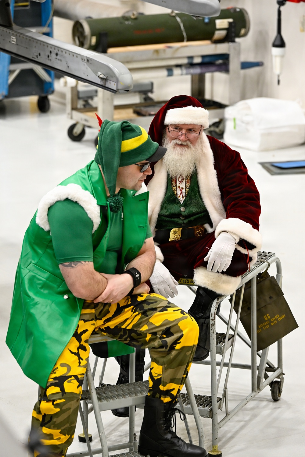 Santa visits the 148th Fighter Wing