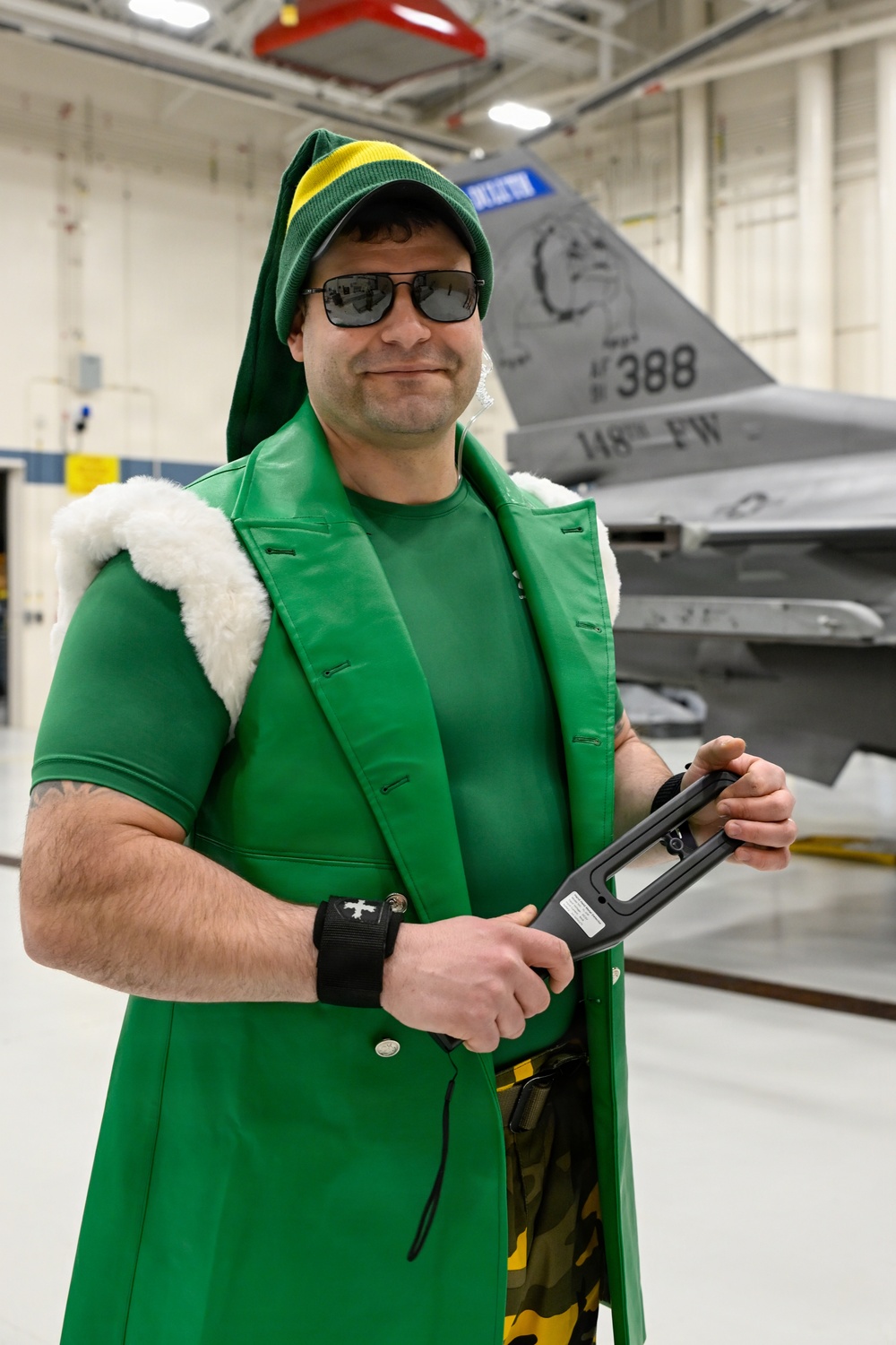 Santa visits the 148th Fighter Wing