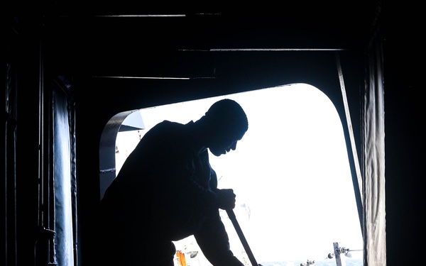 Frank E. Petersen Jr. conducts freshwater wash down