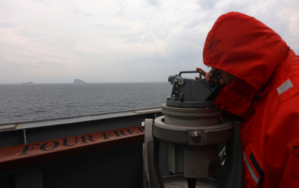 USS Roosevelt (DDG 80) Transits Strait of Hormuz