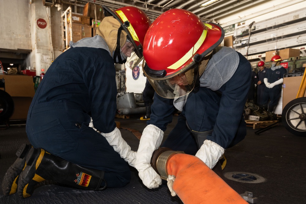 DVIDS - Images - USS Iwo Jima Sailors Take Part in a Damage Control ...