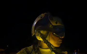 Abraham Lincoln conducts flight operations