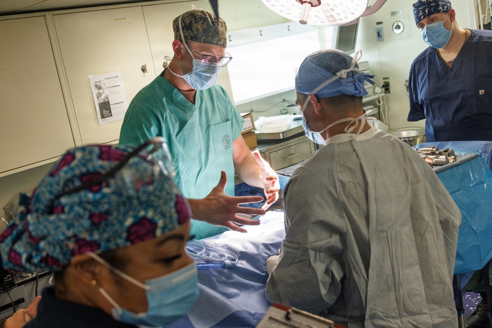 31st MEU | U.S. Navy Sailors conduct a Cherrypicker Drill aboard the USS Tripoli