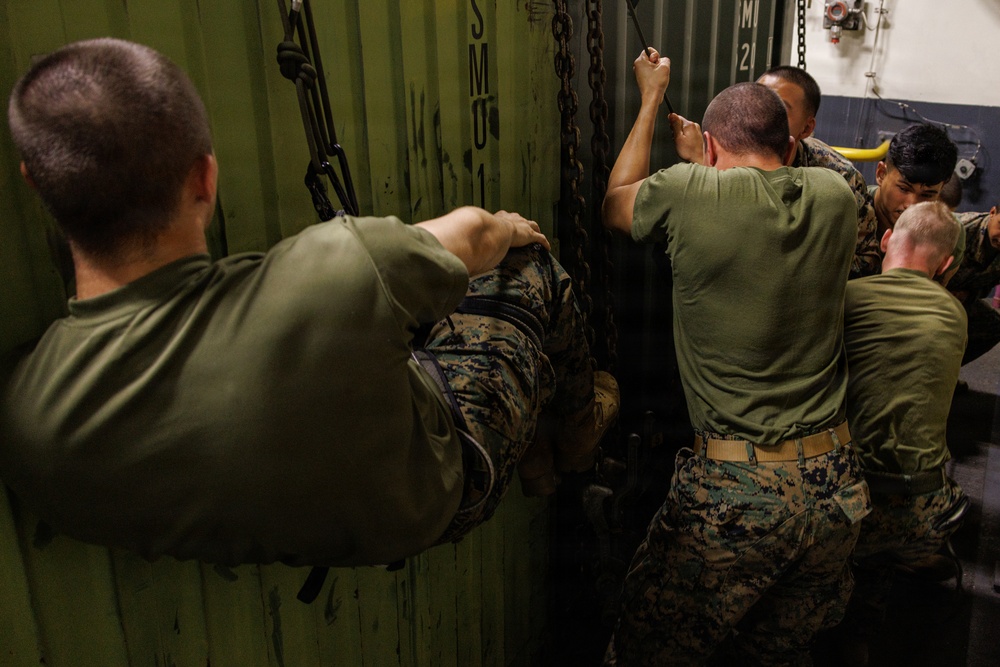 31st MEU | Maritime Raid Force conducts integration training
