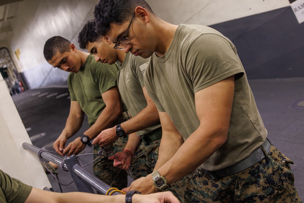 31st MEU | Maritime Raid Force conducts integration training