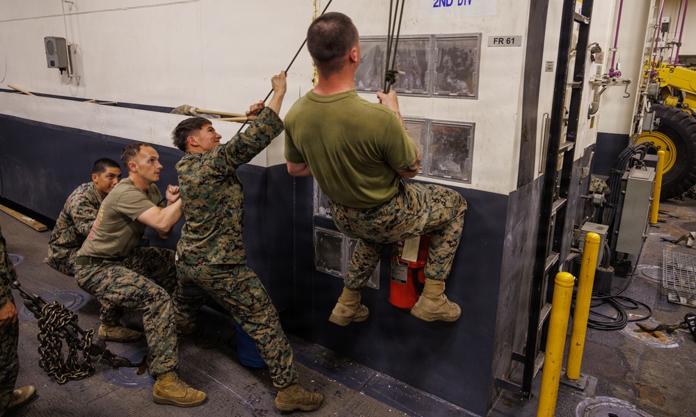 31st MEU | Maritime Raid Force conducts integration training
