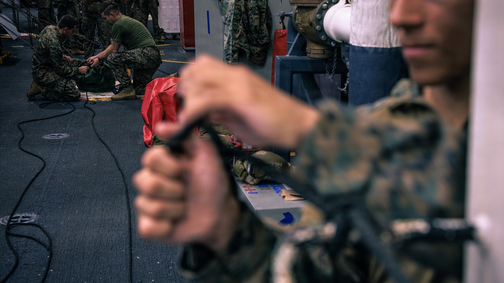 31st MEU | Maritime Raid Force confined space CASEVAC drills aboard USS Tripoli