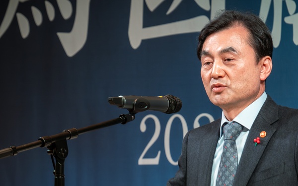 2nd Combat Aviation Brigade Receives U.S.–ROK Alliance Award