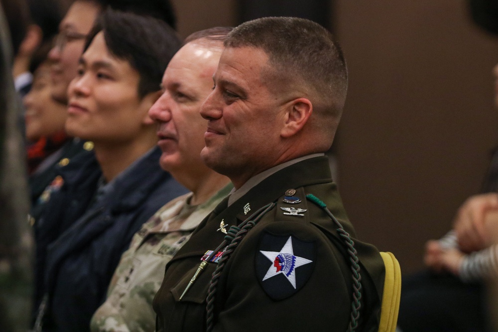 2nd Combat Aviation Brigade Receives U.S.–ROK Alliance Award