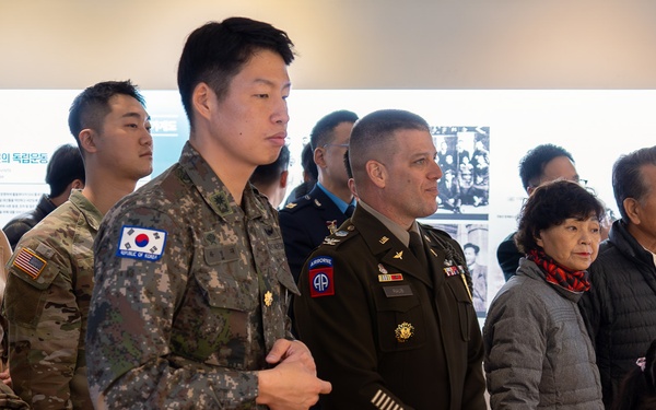 2nd Combat Aviation Brigade Receives U.S.–ROK Alliance Award