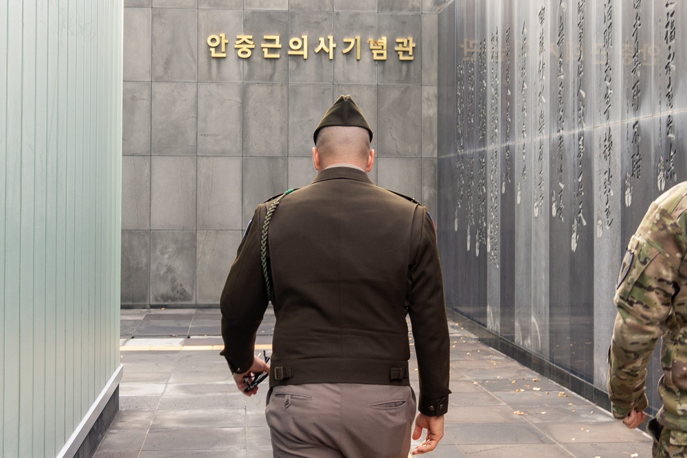 2nd Combat Aviation Brigade Receives U.S.–ROK Alliance Award