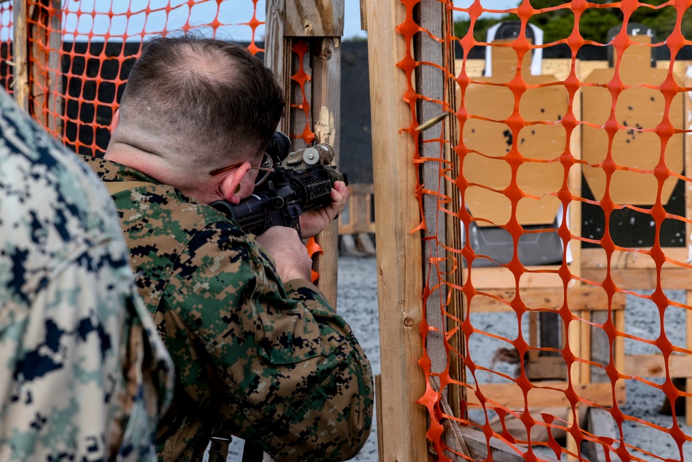 5th Air Naval Gunfire Liaison Company Marines conduct marksmanship rifle range