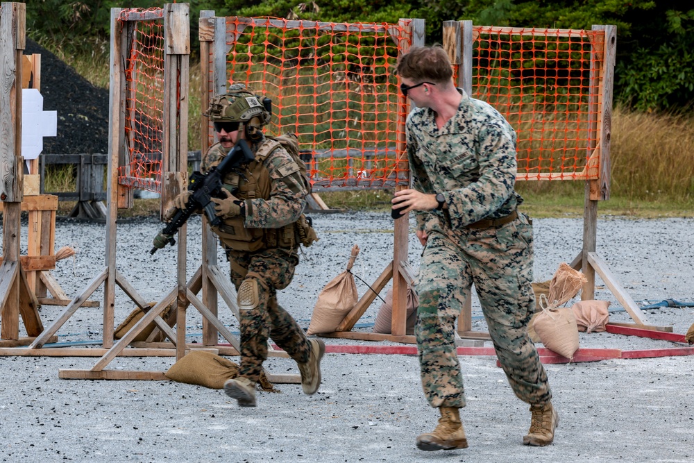 5th Air Naval Gunfire Liaison Company Marines conduct marksmanship rifle range