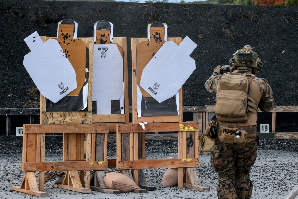 5th Air Naval Gunfire Liaison Company Marines conduct marksmanship rifle range