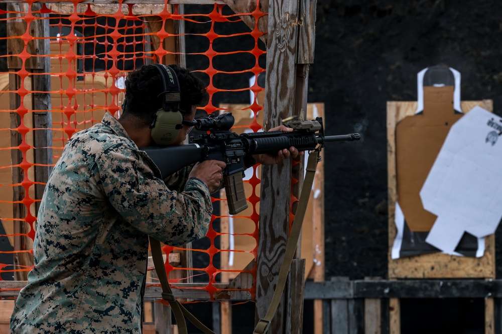 5th Air Naval Gunfire Liaison Company Marines conduct marksmanship rifle range