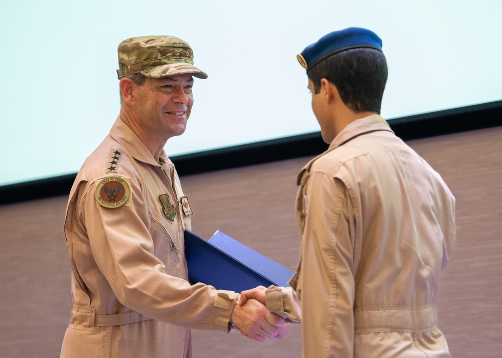 CSAF, CMSAF visit U.S. Central Command