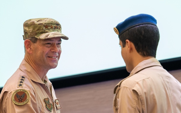 CSAF, CMSAF visit U.S. Central Command