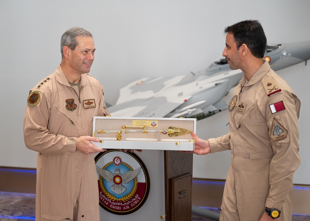CSAF, CMSAF visit U.S. Central Command