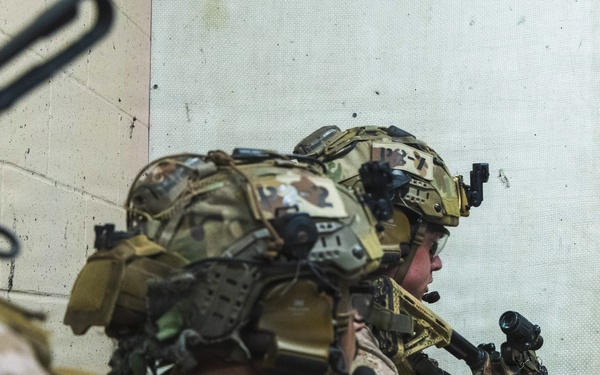 U.S Reconnaissance Marines with the 24th Marine Expeditionary Unit conduct room clearing drills as a part of Close Quarters Tactics training.