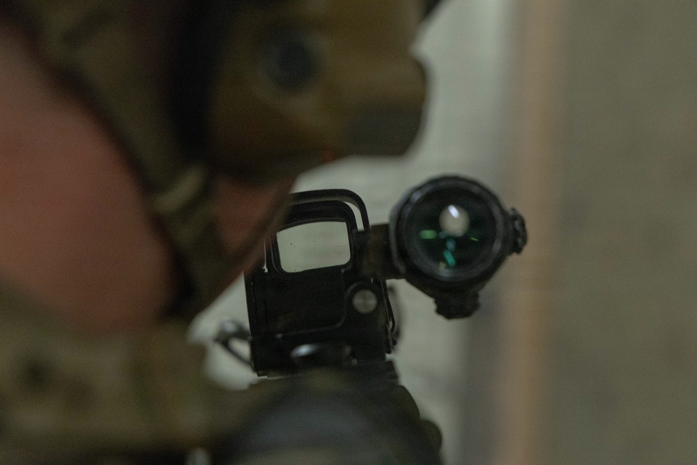 U.S Reconnaissance Marines with the 24th Marine Expeditionary Unit conduct room clearing drills as a part of Close Quarters Tactics training.