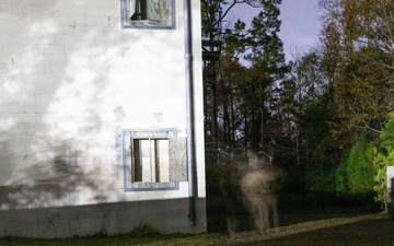 U.S Reconnaissance Marines with the 24th Marine Expeditionary Unit conduct room clearing drills as a part of Close Quarters Tactics training.