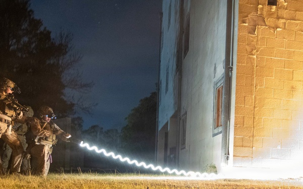 U.S Reconnaissance Marines with the 24th Marine Expeditionary Unit conduct room clearing drills as a part of Close Quarters Tactics training.
