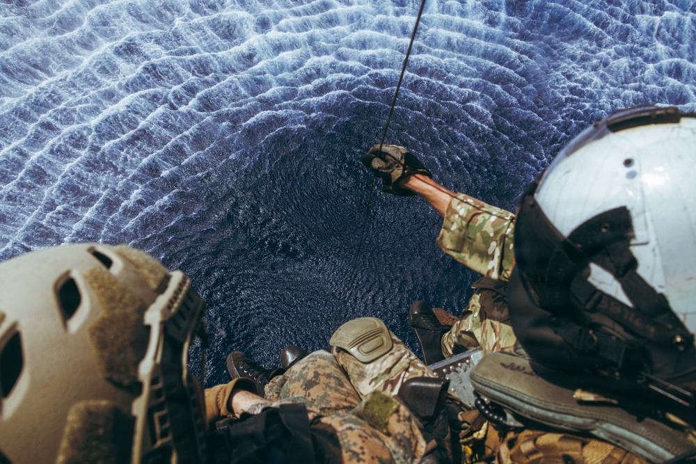 31st MEU | Maritime Raid Force Helocast
