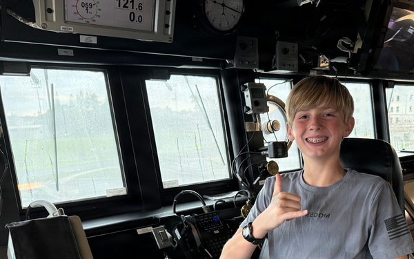 USS Carl M. Levin hosts Scouting America troop leaders and family members