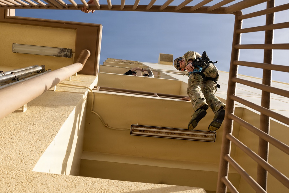 EODMU 5 enhances explosive ordnance retrieval capabilities through ROE-B course