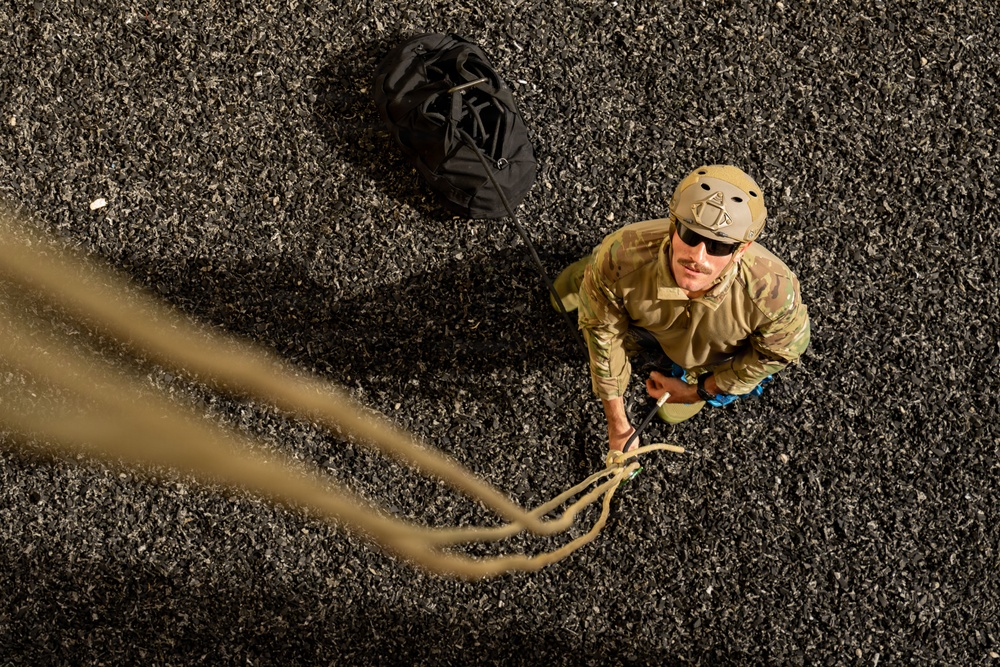 EODMU 5 enhances explosive ordnance retrieval capabilities through ROE-B course