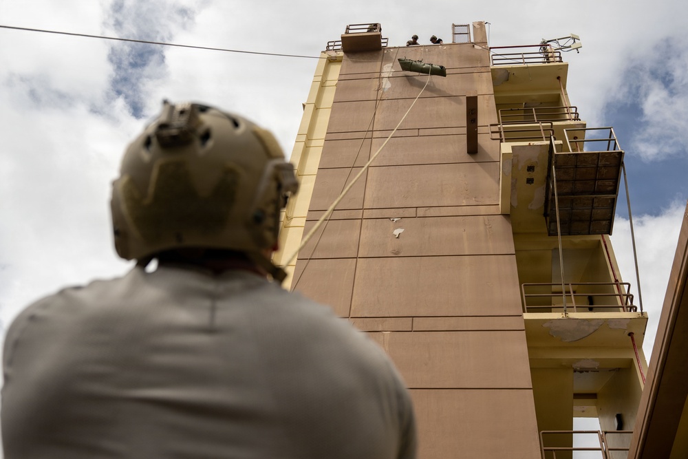 EODMU 5 enhances explosive ordnance retrieval capabilities through ROE-B course