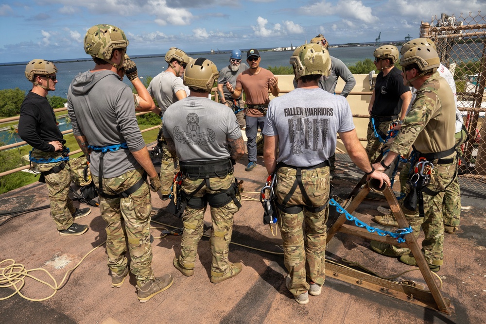 EODMU 5 enhances explosive ordnance retrieval capabilities through ROE-B course