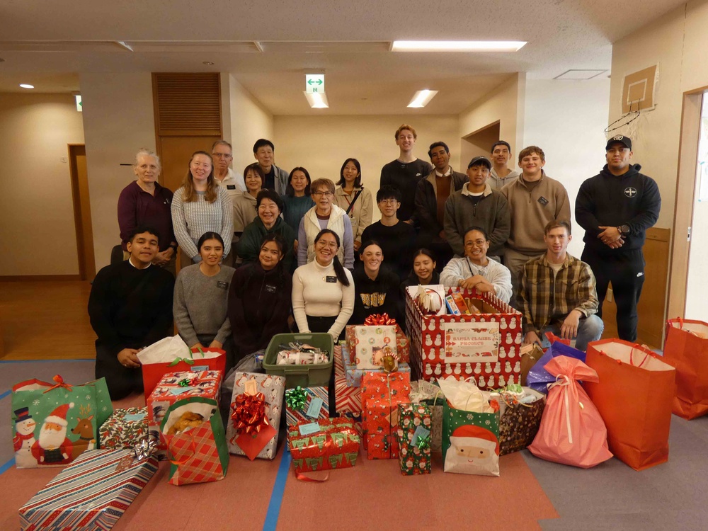 NAF Atsugi Visits House One Piece Daycare Center