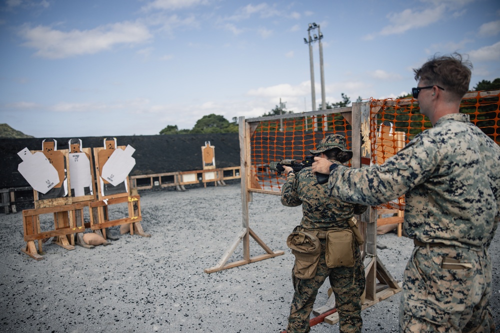 5th Air Naval Gunfire Liaison Company Marines conduct marksmanship rifle range