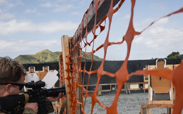5th Air Naval Gunfire Liaison Company Marines conduct marksmanship rifle range
