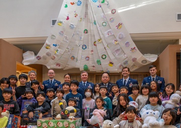Mizuho Toy Drive: 374 MXG Airmen spread holiday cheer