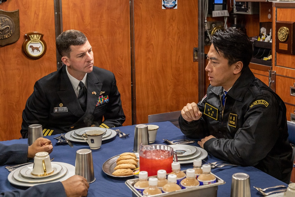USS Seawolf (SSN 21) hosts a tour for Japan’s Minister of Defense