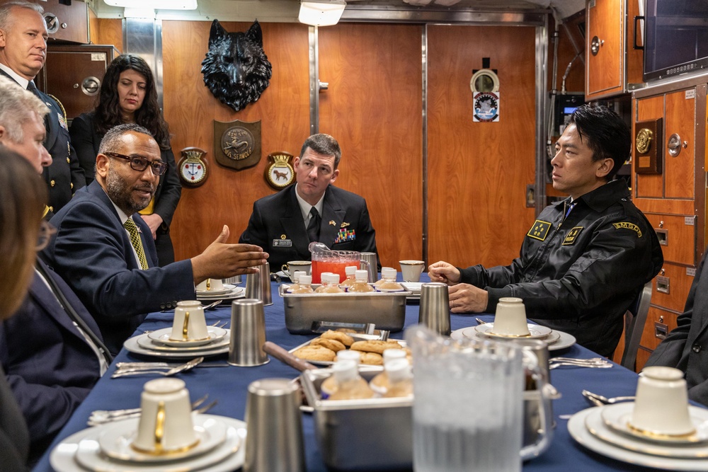 USS Seawolf (SSN 21) hosts a tour for Japan’s Minister of Defense