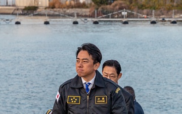 USS Seawolf (SSN 21) hosts a tour for Japan’s Minister of Defense