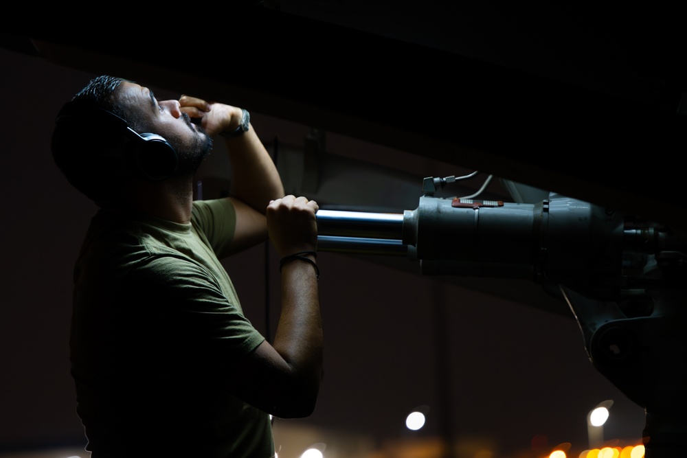 16th EAS conducts cargo mission within CENTCOM