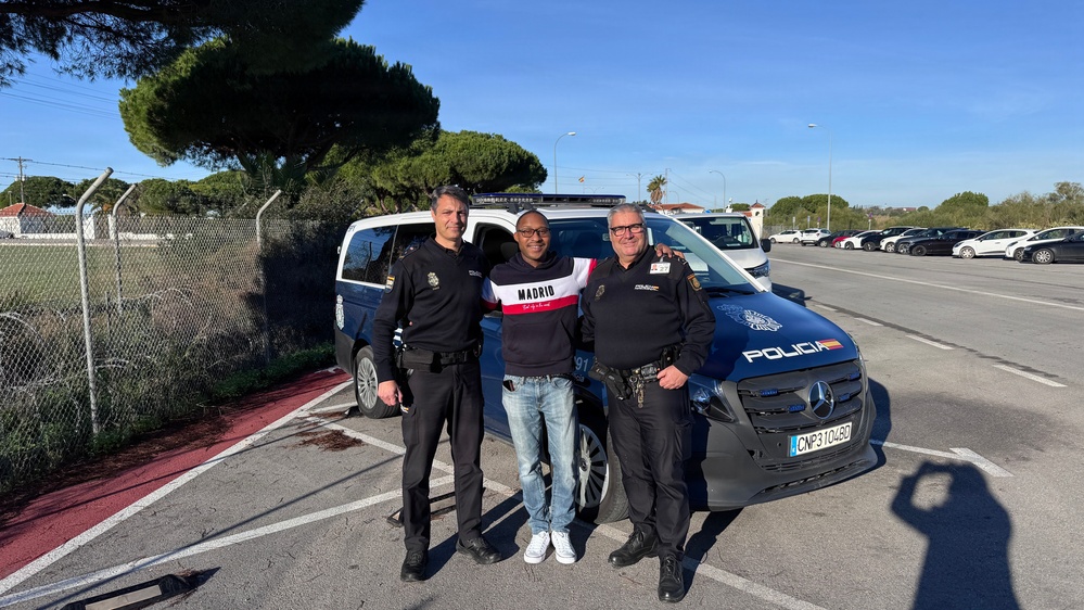 Rota Chief Petty Officer Association Donates Gifts to Santo Ángel de la Policía de Jerez