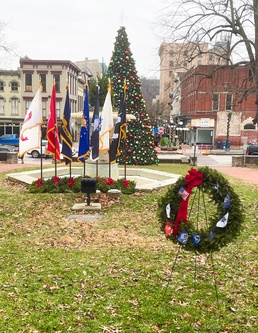 Kentucky honors Veterans with wreath laying ceremony