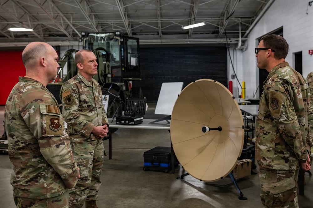 21st Air Force &amp; U.S. Air Force Expeditionary Center Commander Visits 621st CRW